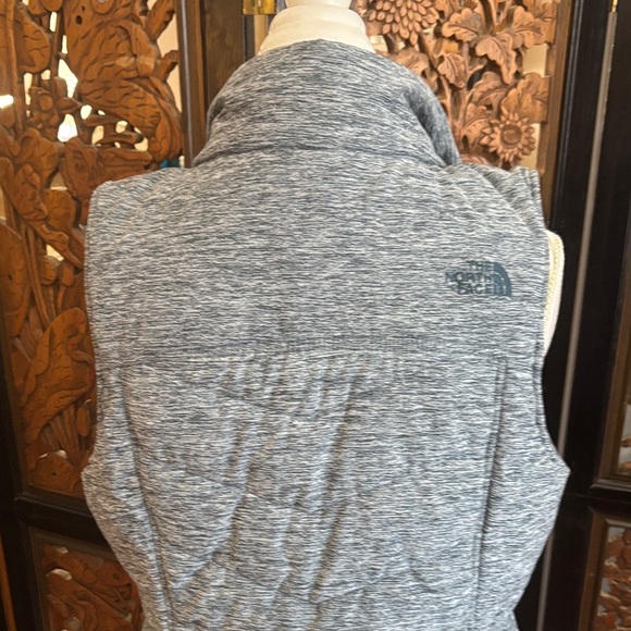 The North Face Women's Light Gray Vest - Picture 4 of 6